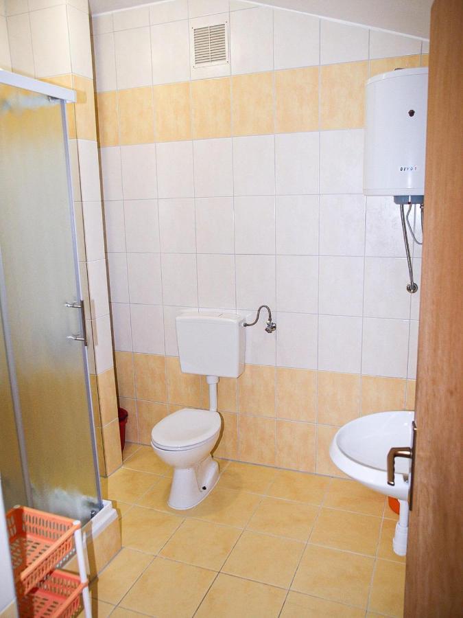 Apartmani "Jadran" باغ المظهر الخارجي الصورة