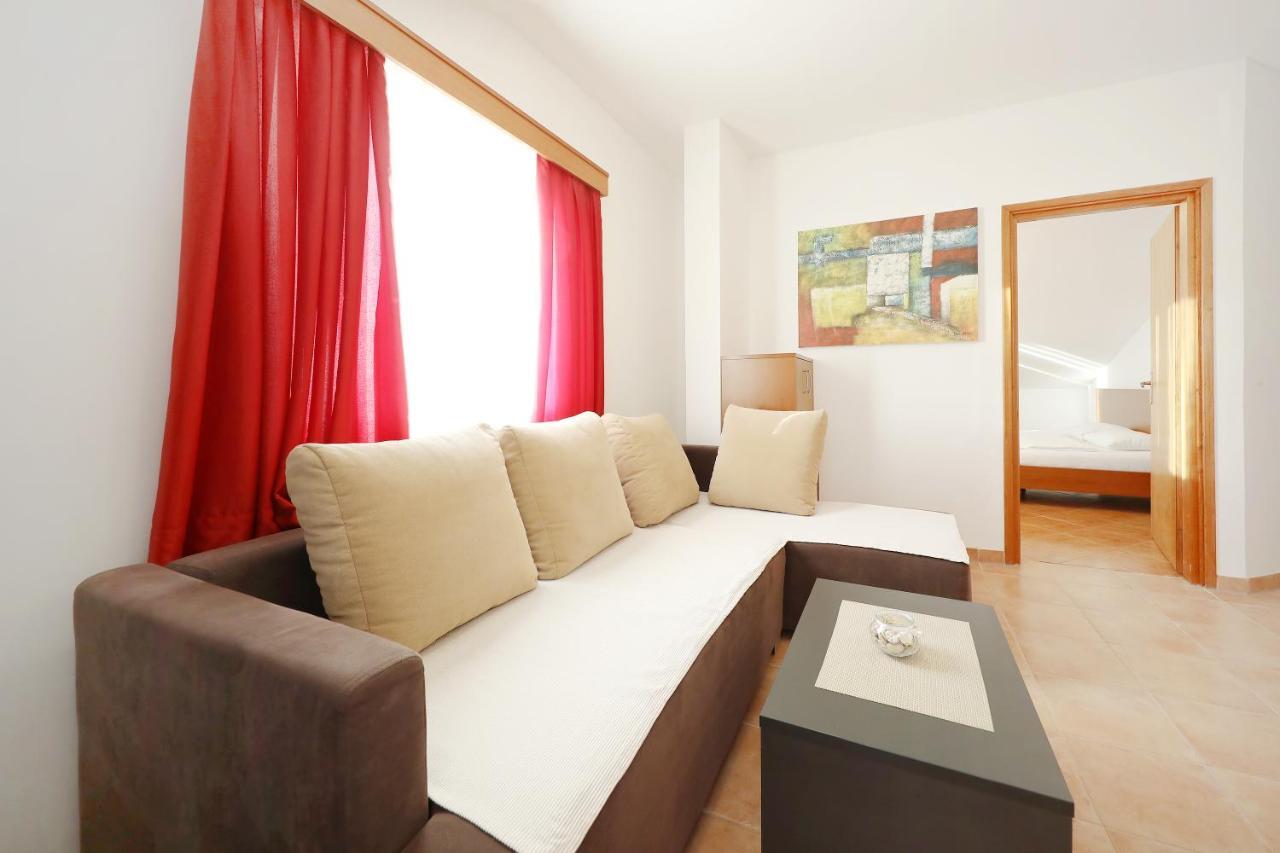 Apartmani "Jadran" باغ المظهر الخارجي الصورة