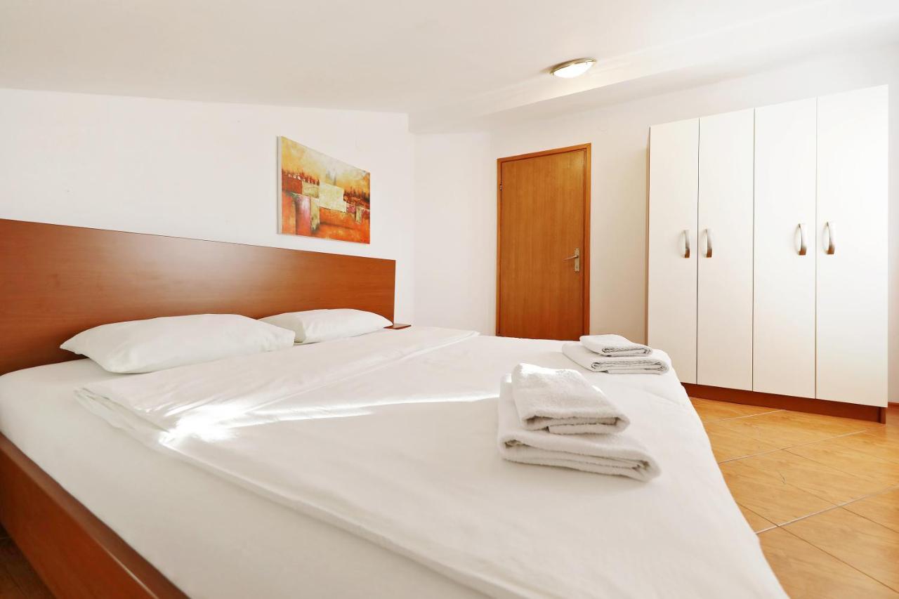 Apartmani "Jadran" باغ المظهر الخارجي الصورة