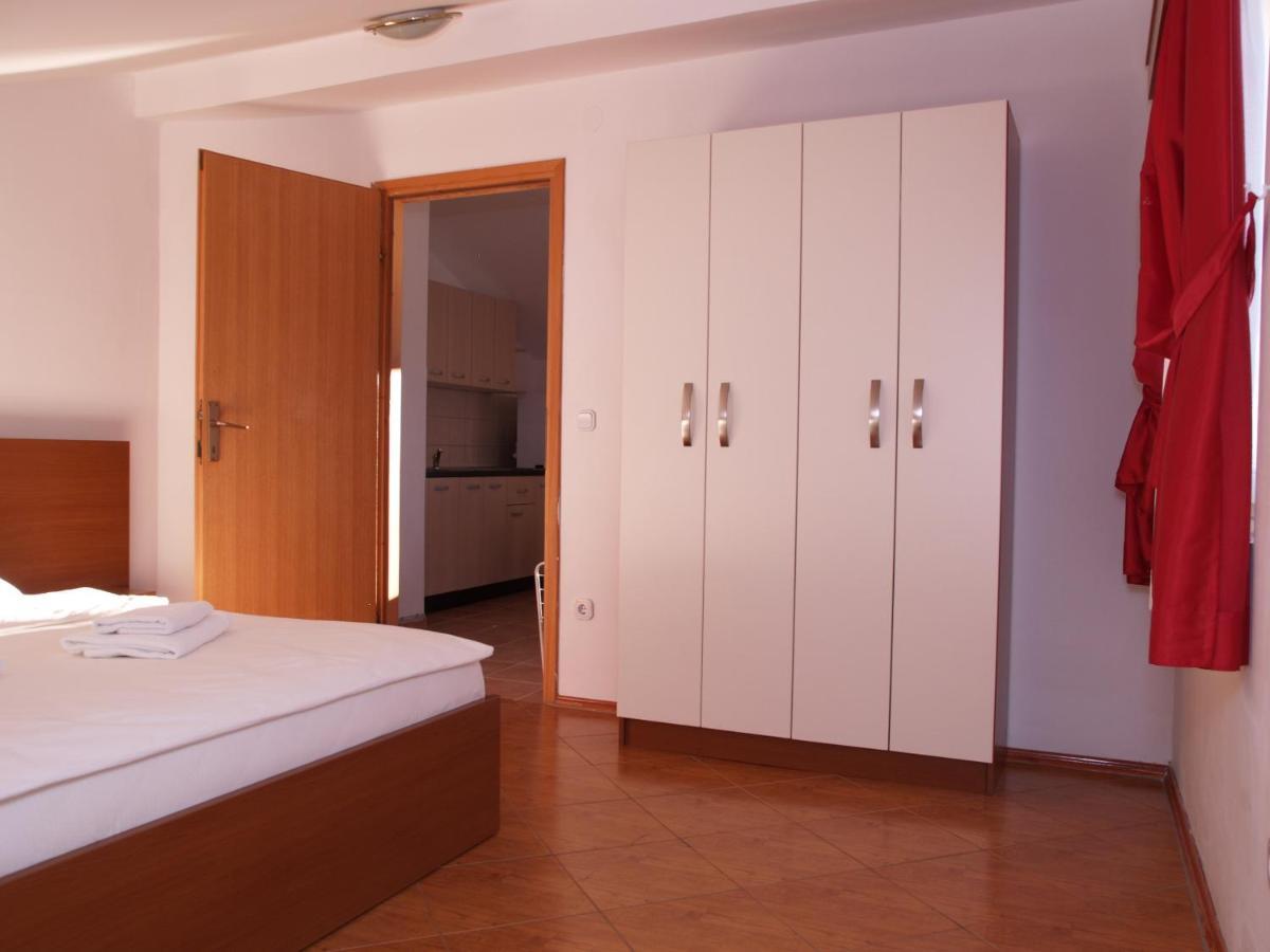 Apartmani "Jadran" باغ المظهر الخارجي الصورة