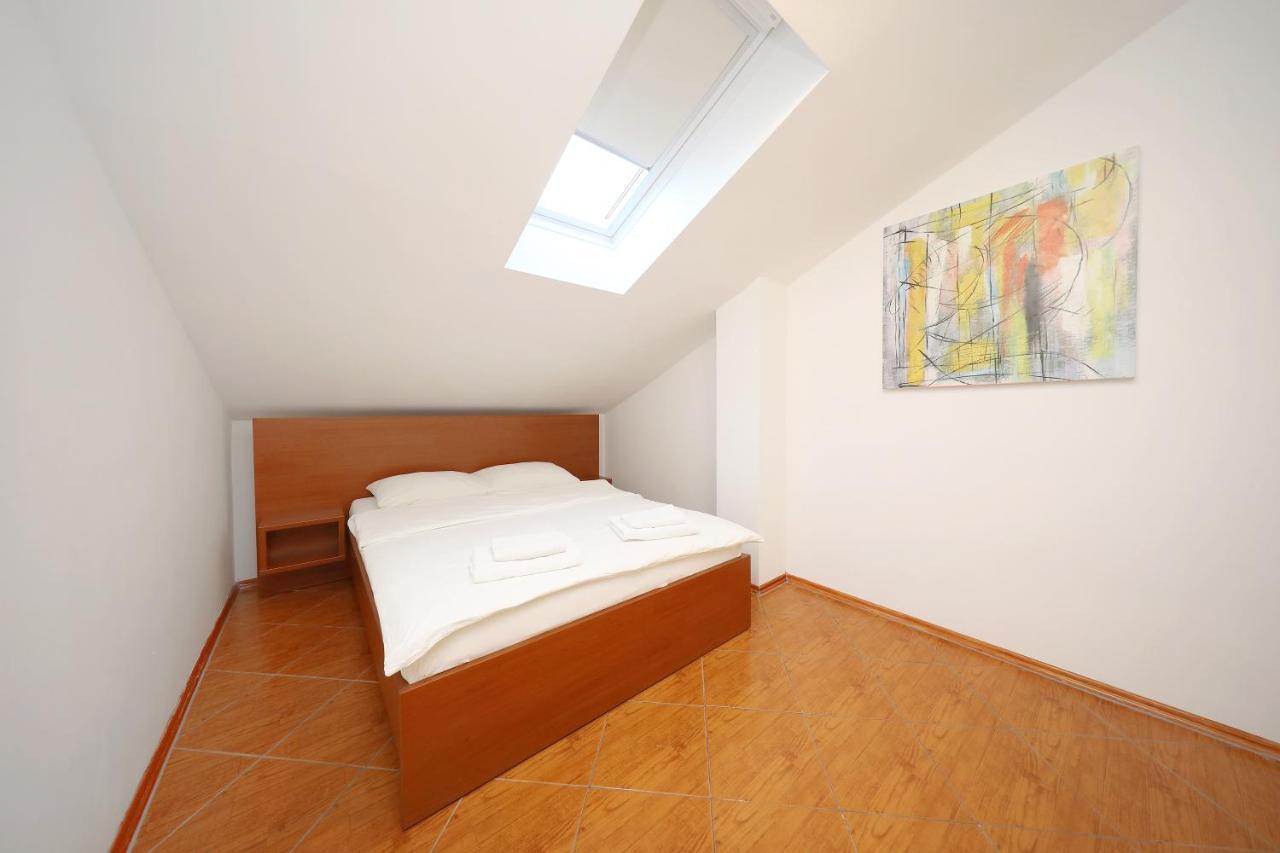 Apartmani "Jadran" باغ المظهر الخارجي الصورة