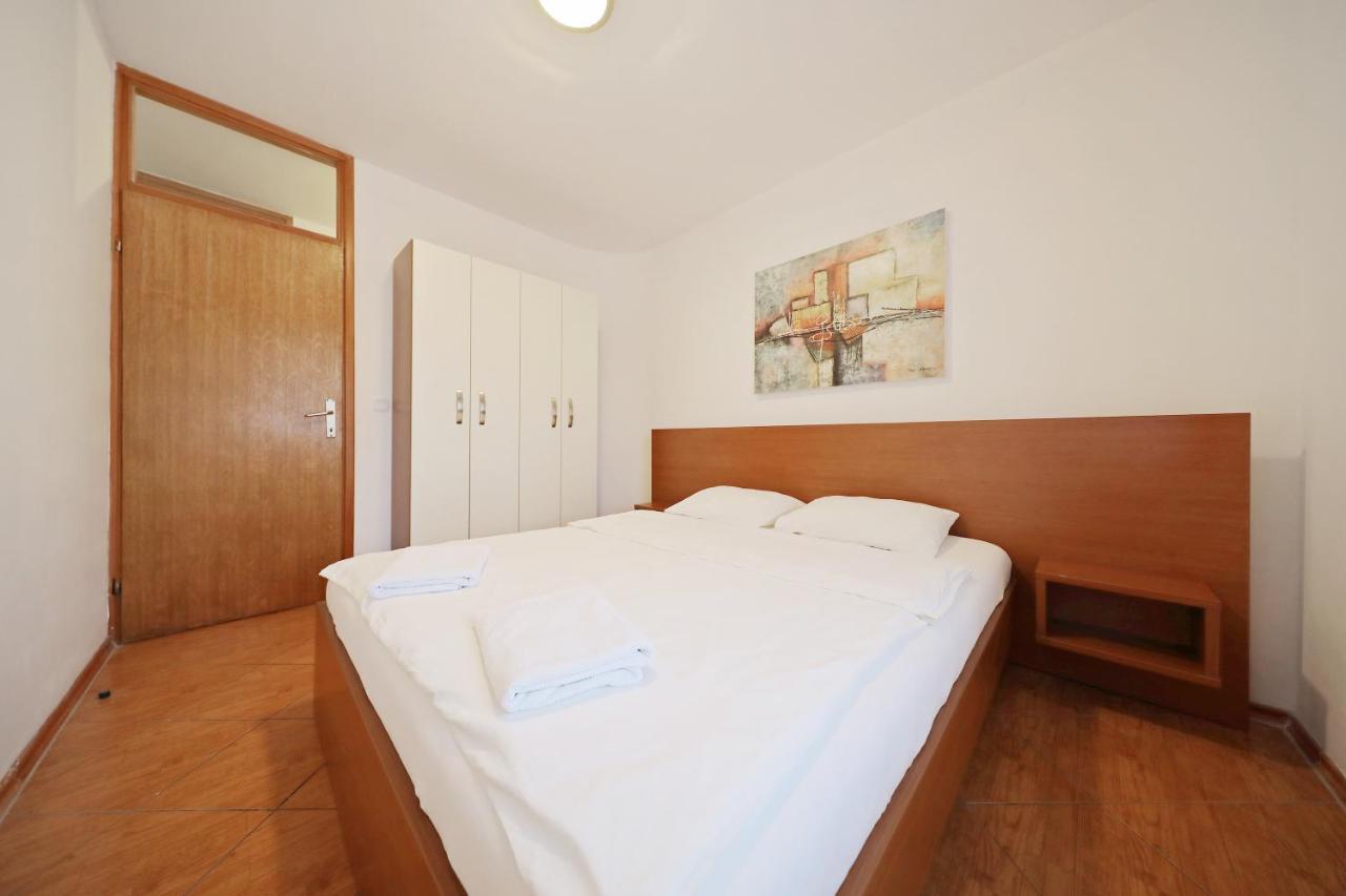 Apartmani "Jadran" باغ المظهر الخارجي الصورة