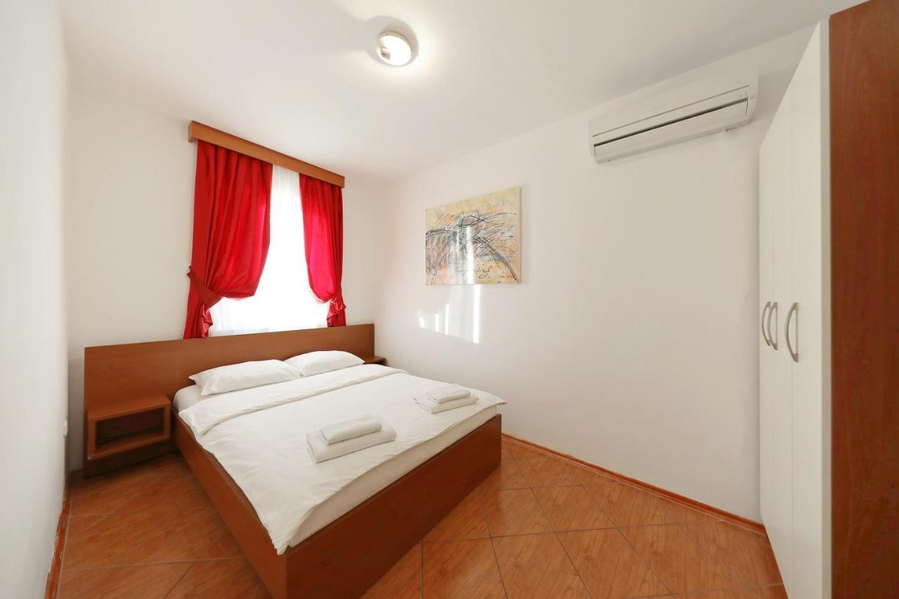 Apartmani "Jadran" باغ المظهر الخارجي الصورة