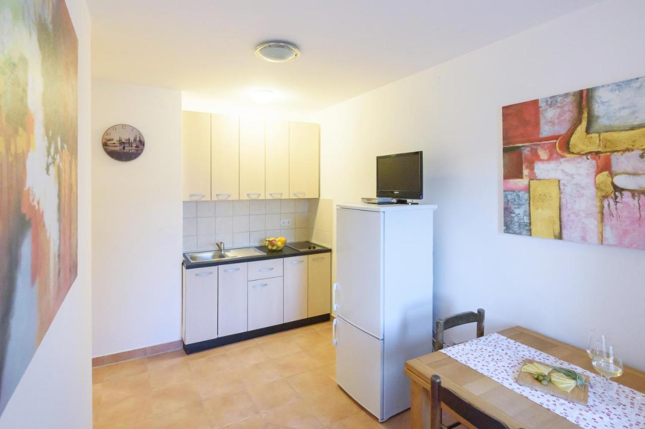 Apartmani "Jadran" باغ المظهر الخارجي الصورة