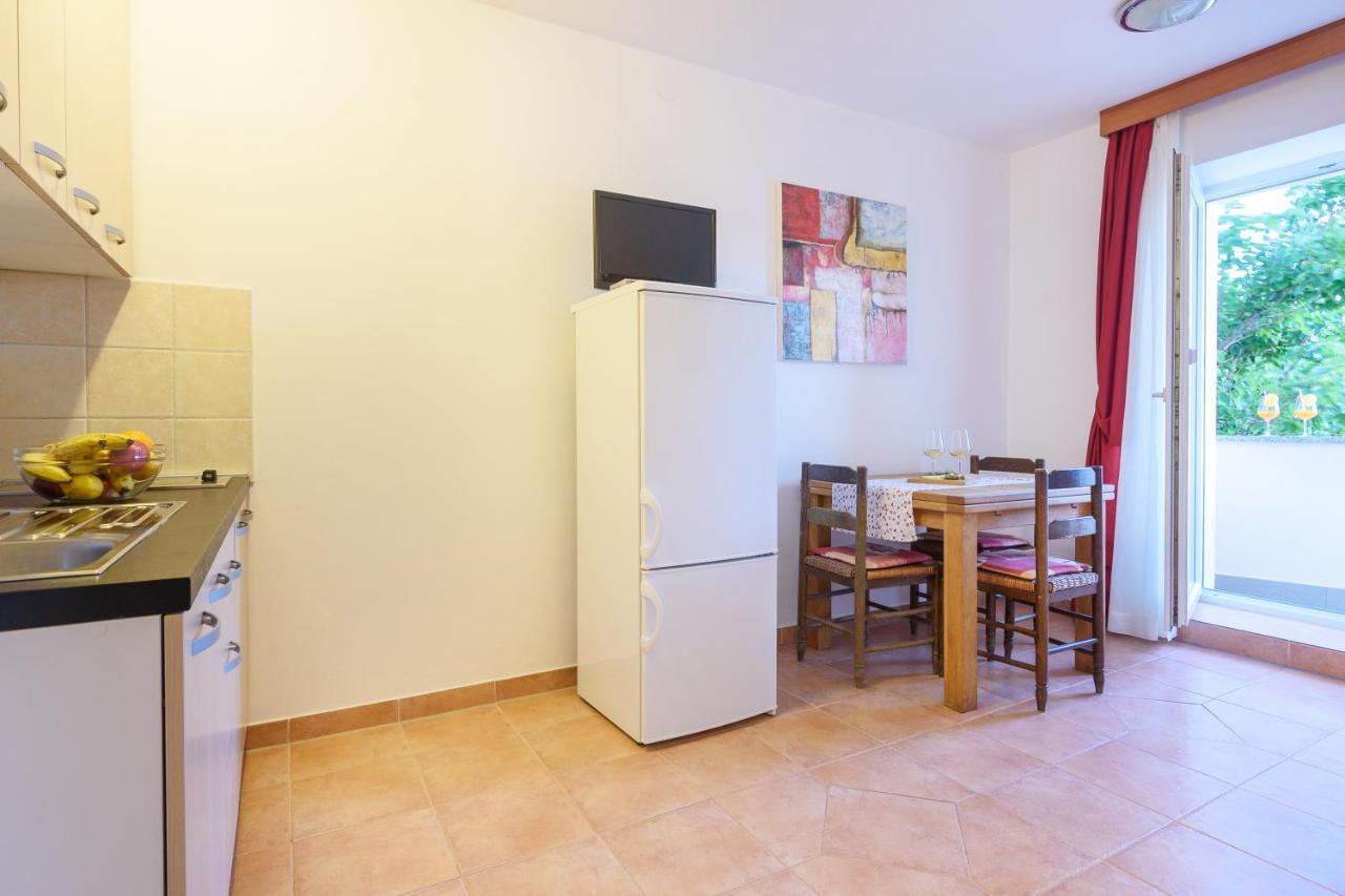 Apartmani "Jadran" باغ المظهر الخارجي الصورة