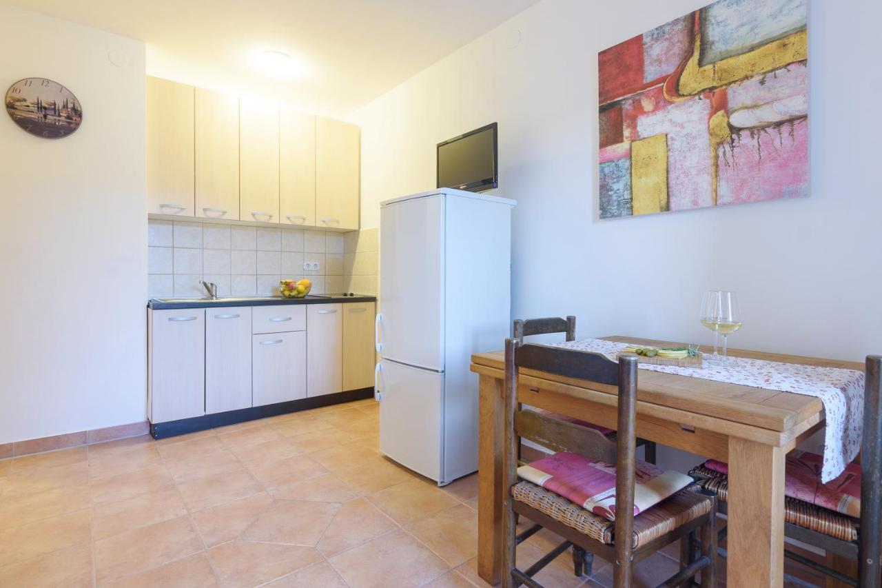 Apartmani "Jadran" باغ المظهر الخارجي الصورة