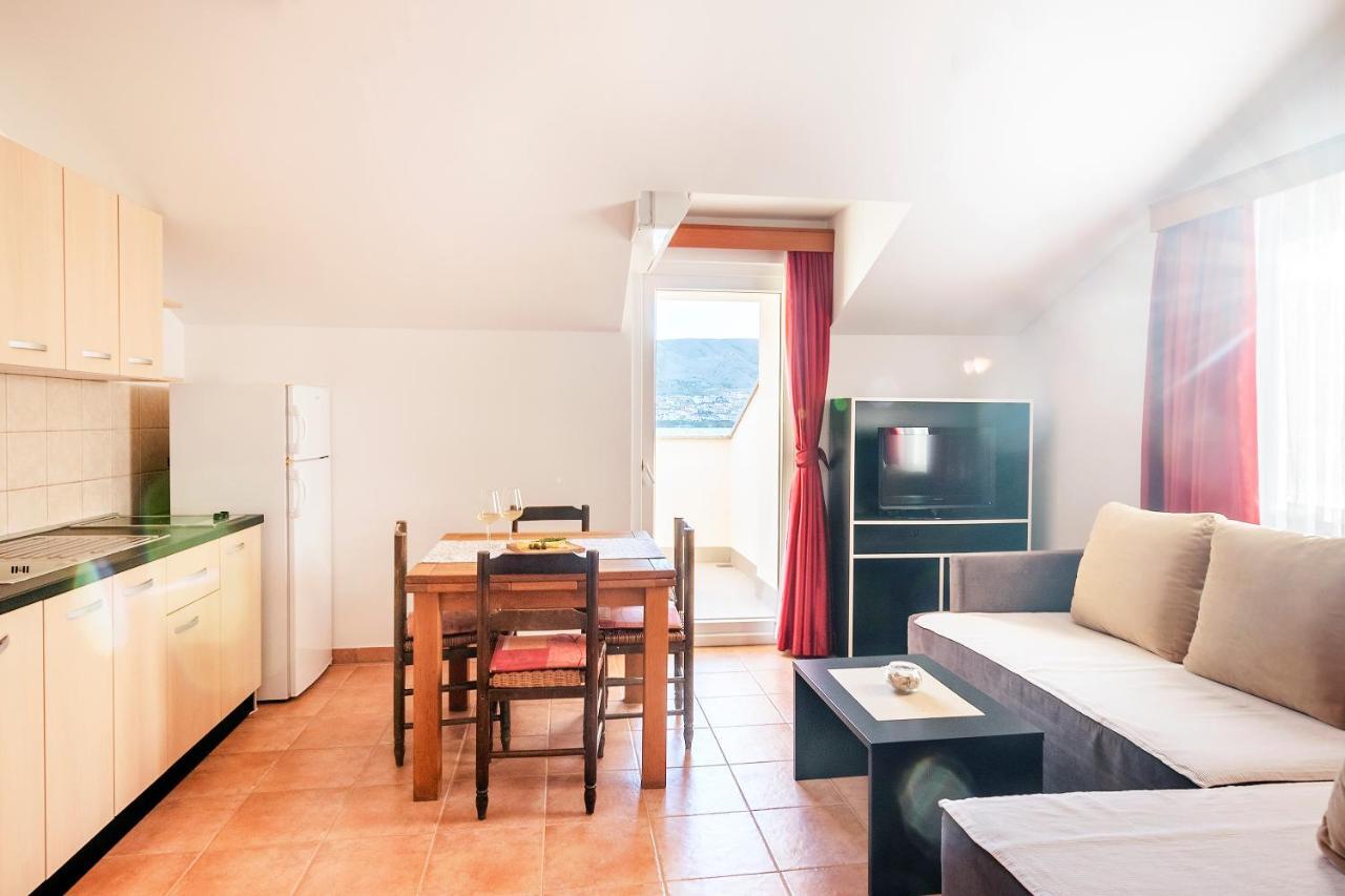 Apartmani "Jadran" باغ المظهر الخارجي الصورة