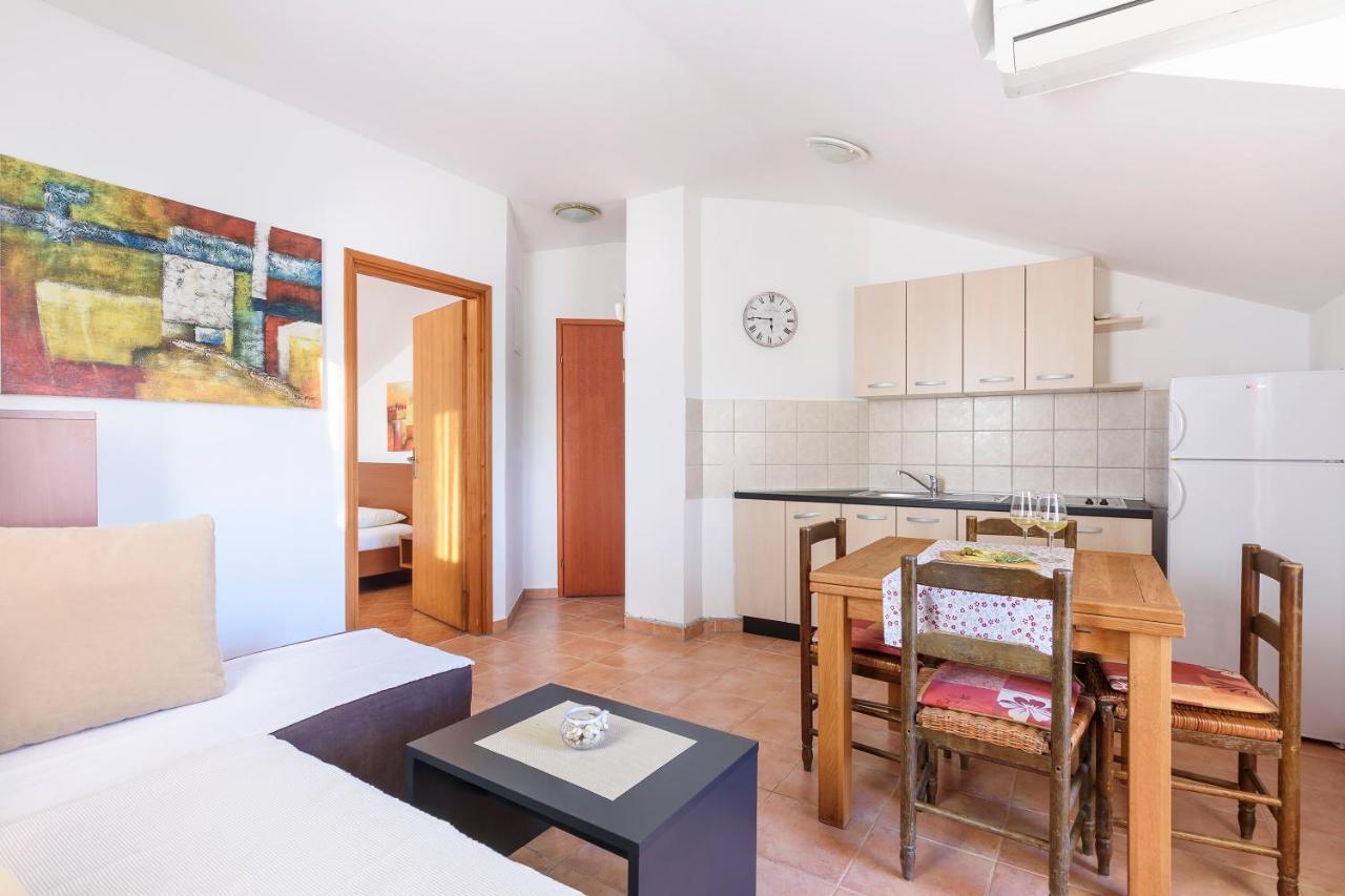 Apartmani "Jadran" باغ المظهر الخارجي الصورة